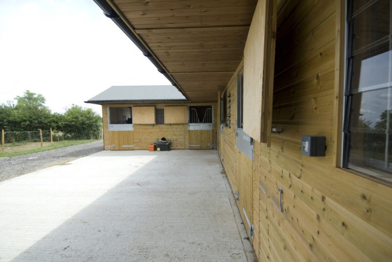Timber Loose Boxes, Tack Rooms and Haystores